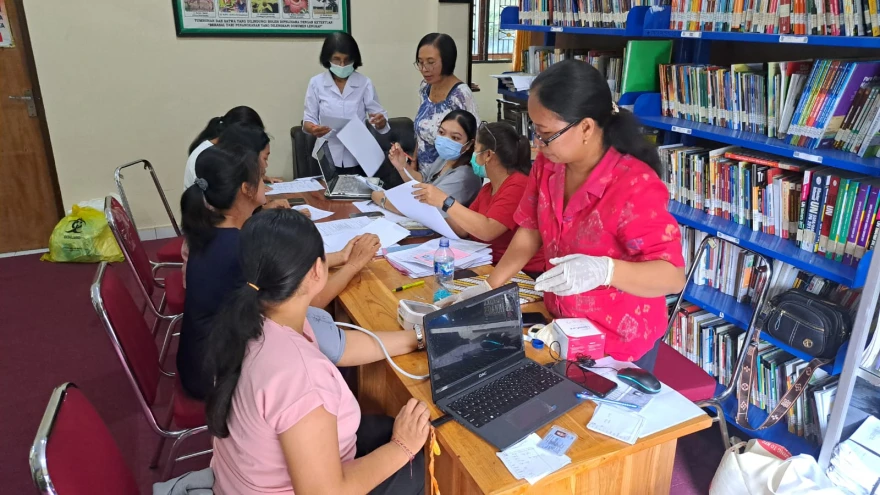 PERIKSAAN IVA DAN PAP SMEAR GRATIS