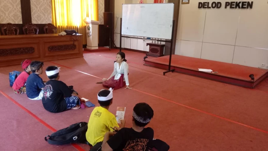 KEGIATAN SANGGAR BAHASA BALI WIDYA GRAPANA DESA DELOD PEKEN