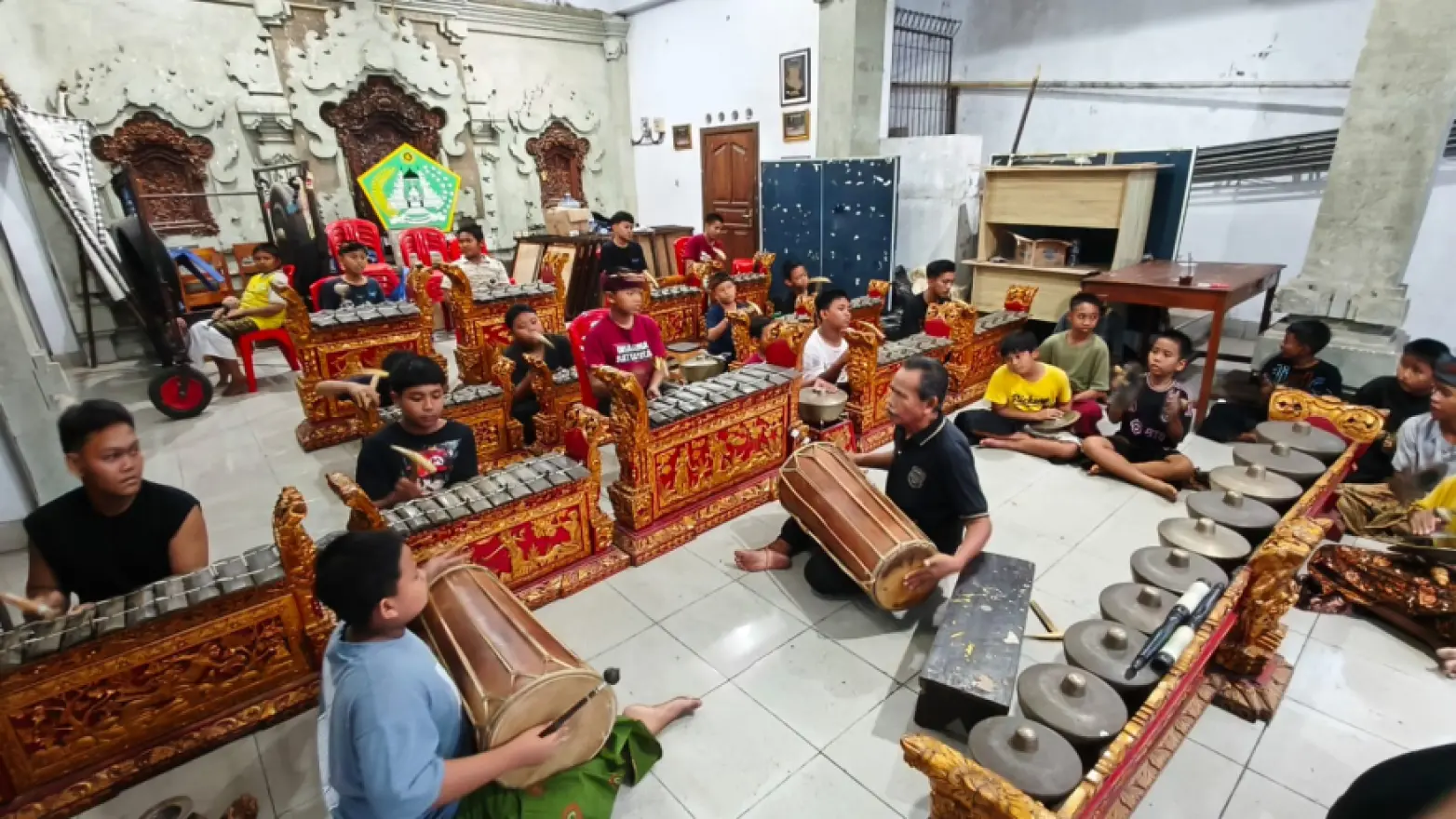 LATIHAN SEKAA GONG ANAK BANJAR TAMAN SARI