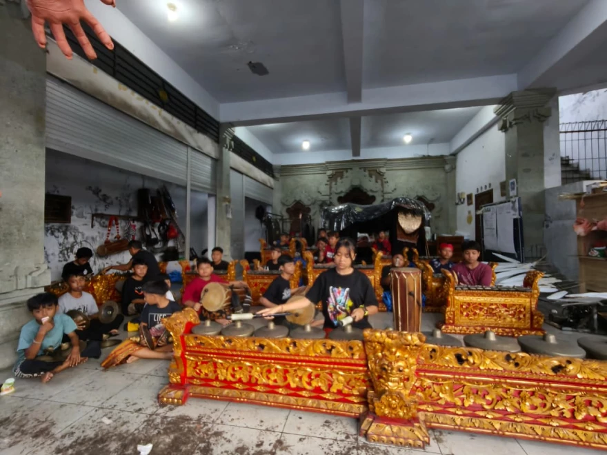 LATIHAN SEKAA GONG ANAK BR. TAMAN SARI